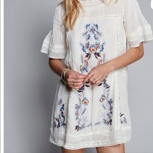 Free People Perfectly Victorian Embroidered Floral Dress cream
Boho Cottagecore